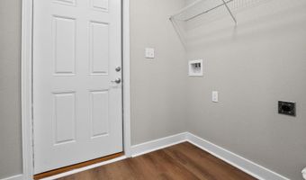 7247 Smith St, Bay St. Louis, MS 39520