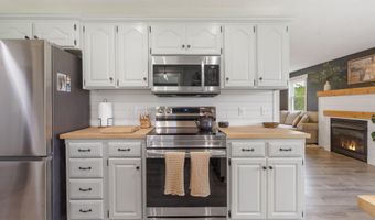 11276 Co Road A-408, Ava, MO 65608