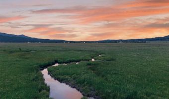 17 Gray Ln, Cascade, ID 83611