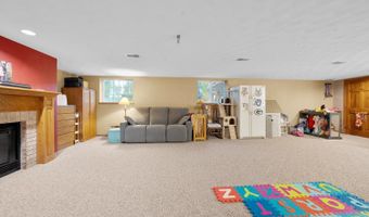 1800 S DERKS Dr, Appleton, WI 54915