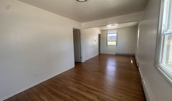 17 Frontier St, Diamondville, WY 83116