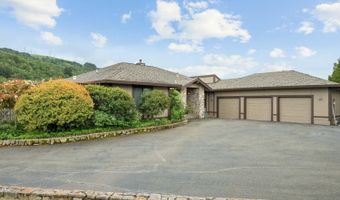 127 Mountain Meadow Rd, Santa Rosa, CA 95404