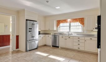 1215 N State St, Abbeville, LA 70510