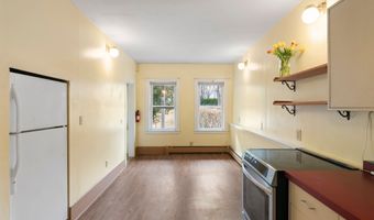 219 High St 3, Brattleboro, VT 05301