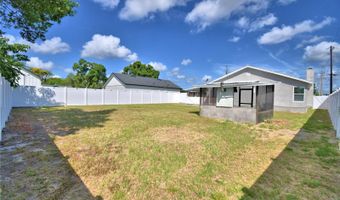 208 CENTER St, Auburndale, FL 33823