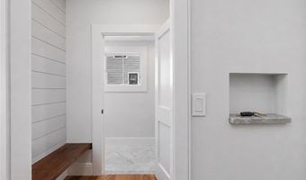 6 Sharon Ct, Newport, RI 02840