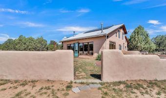 77 North Rd, Carson, NM 87517