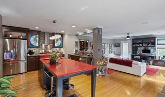 608 Highview Circle Dr, Ballwin, MO 63021