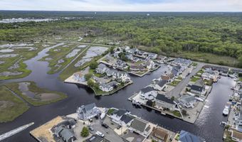 221 Magnolia Dr, Bayville, NJ 08721