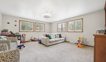 1527 Glenking Ln, Alliance, OH 44601