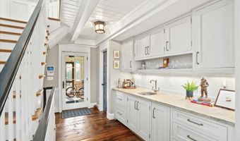1801 N HARTFORD St N, Arlington, VA 22201