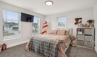 672 Riverside Dr, Augusta, ME 04330