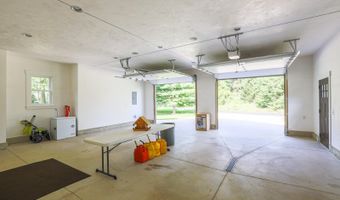 9434 84th St SE, Alto, MI 49302