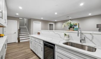 735 N GEORGE MASON Dr, Arlington, VA 22203