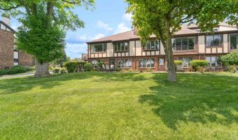 2213 SUNRISE Dr, Appleton, WI 54914