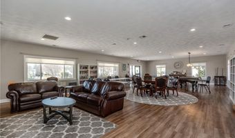 1011 Williamsburg Cir, Warwick, RI 02886