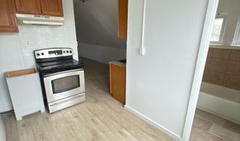 10 Beatrice St 3, Bridgeport, CT 06607