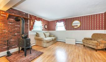 19 W Lakeview Rd, Alloway, NJ 07460