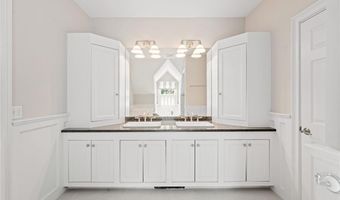 16 Hillside Rd, Cumberland, RI 02864
