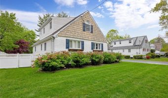 54 Bryan Ave, Amityville, NY 11701