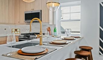 525 AVENUE E 2, Bayonne, NJ 07002