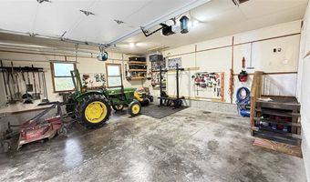 1049 Vine Ave, Riverside, IA 52327