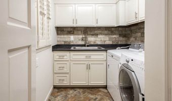 220 Lakeshore Dr, Alma, GA 31510