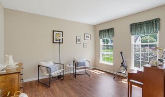 10 WHIRLAWAY Dr, Bear, DE 19701