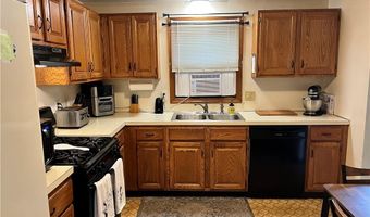 20 Camelia Dr, Cranston, RI 02920