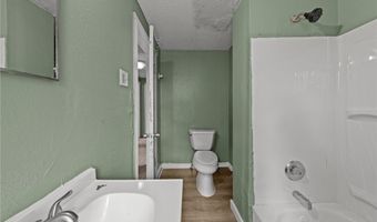 884 Lovers Ln, Akron, OH 44306