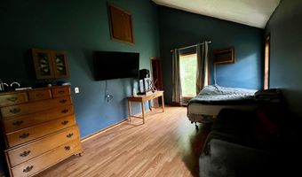 6 Davis Dr, Barnstead, NH 03225