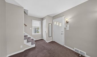 378 Hillwood Dr, Akron, OH 44320