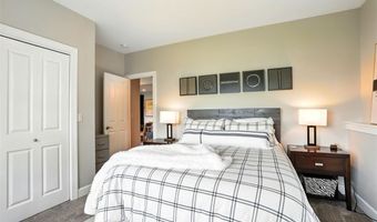 430 Carlyle Dr, North Liberty, IA 52317