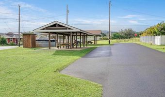 51 Kanoenoe Loop 19, Haiku, HI 96708