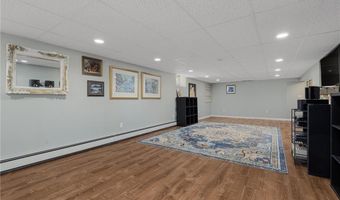 120 Bretton Woods Dr, Cranston, RI 02920