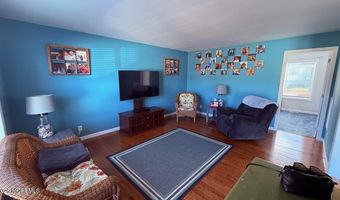 6 Spring St, Beachwood, NJ 08722
