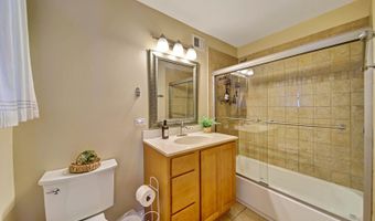 116 E Brittany Dr, Arlington Heights, IL 60004