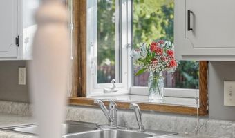 2512 N CHESTWOOD Ct, Appleton, WI 54911