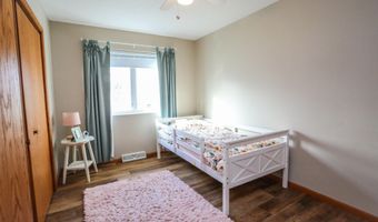 1524 N Harrison St, Aberdeen, SD 57401