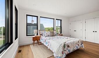 150 Alfred Drowne Rd, Barrington, RI 02806