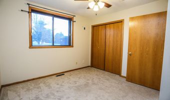 1521 E Melgaard Rd, Aberdeen, SD 57401