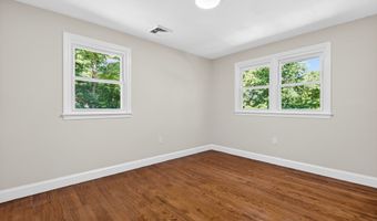 41 Piscitello Dr, Branford, CT 06405
