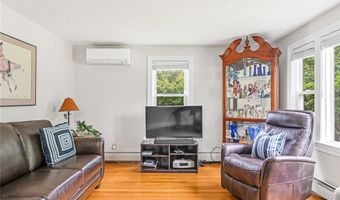 33 Upland Way, Barrington, RI 02806