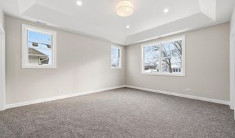 926 E Crest Ave, Addison, IL 60101