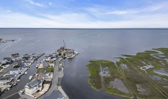 221 Magnolia Dr, Bayville, NJ 08721