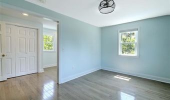 4 Harlem St, East Providence, RI 02916
