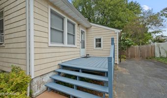 125 Eighth St, Belford, NJ 07718