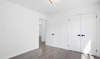 18 Pleasantview Ave, Johnston, RI 02919