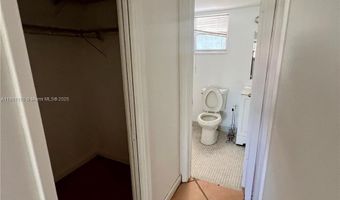 2825 NE 201st Ter M214, Aventura, FL 33180