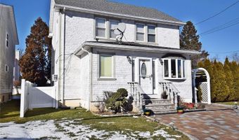 28 Mckinley Ave, Albertson, NY 11507